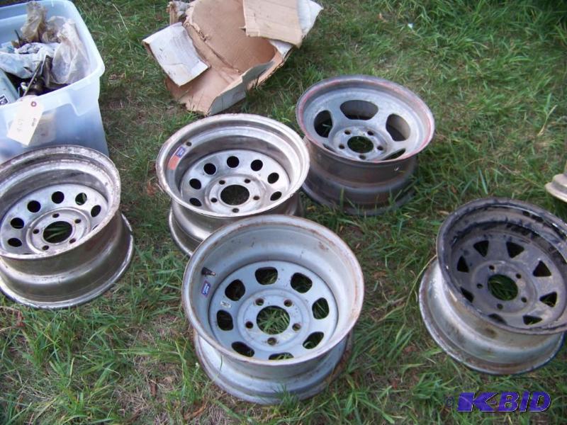 lot 34 image: Lot of 5 used racing wheels