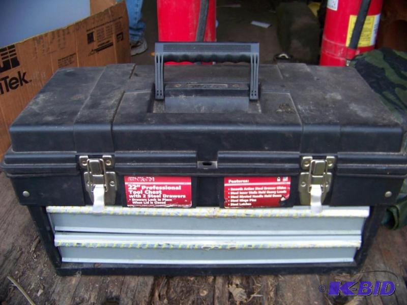 lot 37 image: Tool box and tools