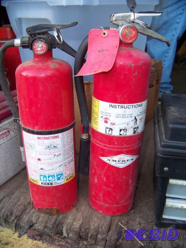 lot 38 image: 2 Fire extinguishers