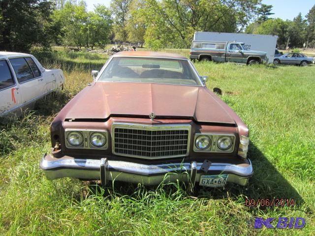 lot 4 image: 1978 Ford LTD