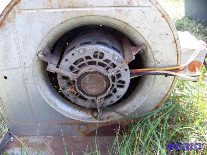 lot 43 image: Squirrel cage blower
