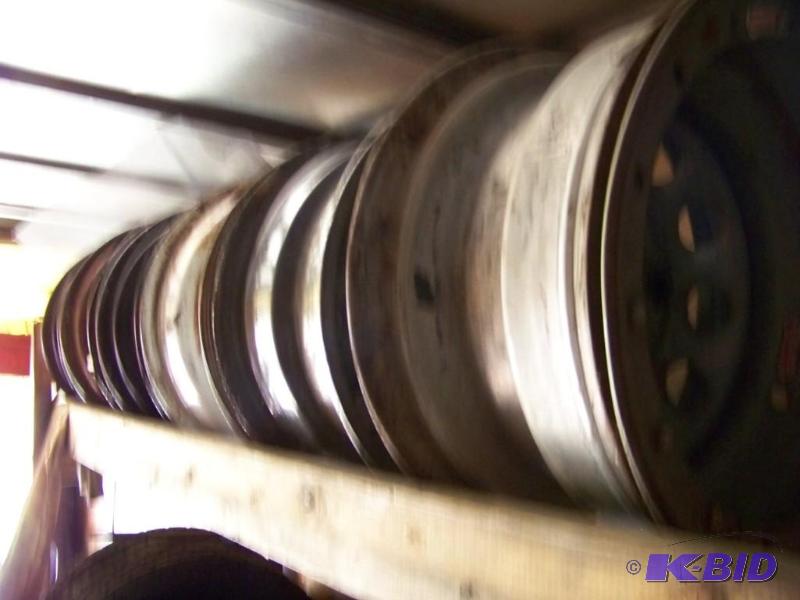 lot 48 image: 6 used racing wheels