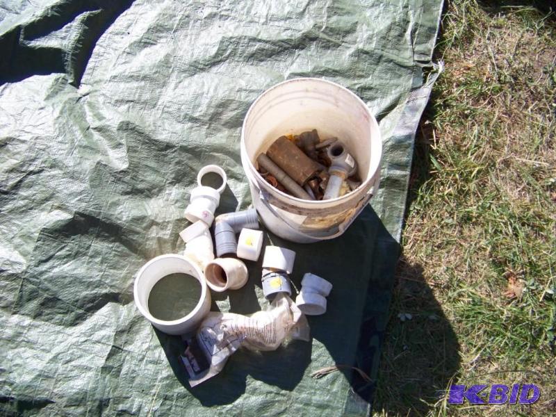 lot 61 image: Misc pipe fittings