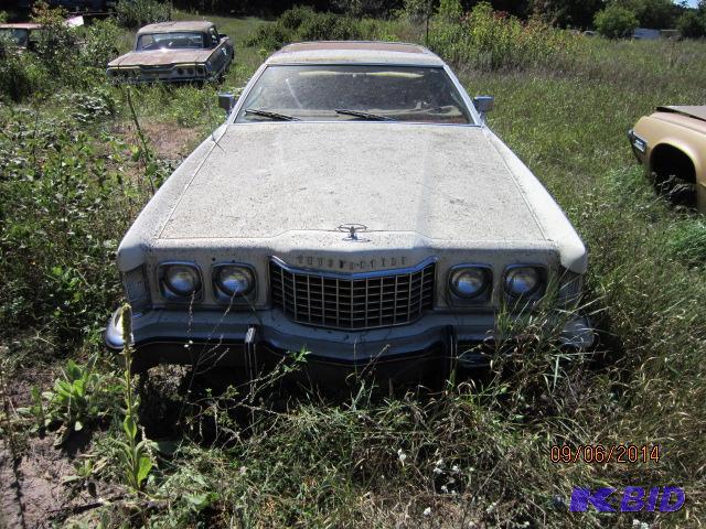 lot 8 image: 1976 Ford Thunderbird