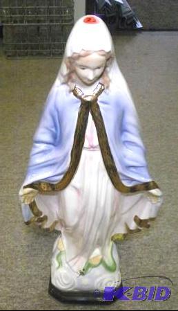 24&quot Lawn Ornament   Slight hairline crac...