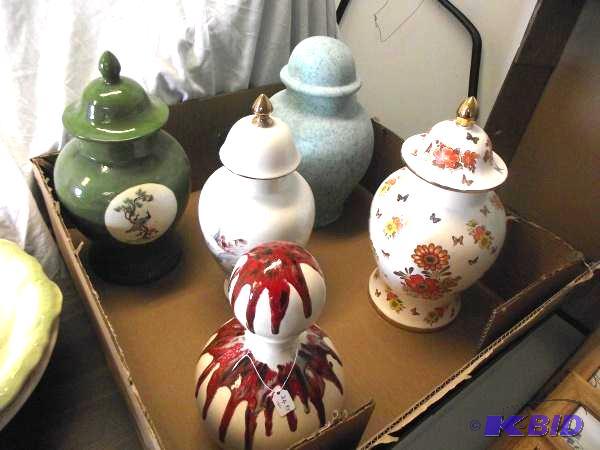 (5) Gift Pieces Display Items...
