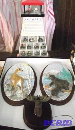 (4) Gift Pieces Display Items...