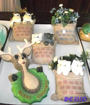 (5) Gift Pieces Display Items...