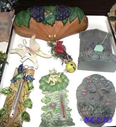 (7) Gift Pieces Display Items...