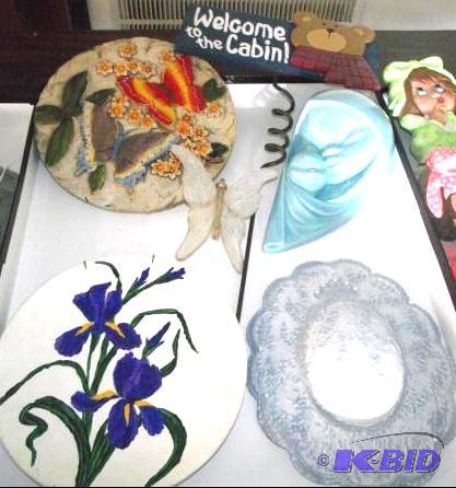 (5) Gift Pieces Display Items...