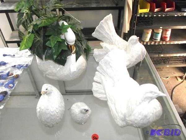 (5) Gift Pieces Display Items...