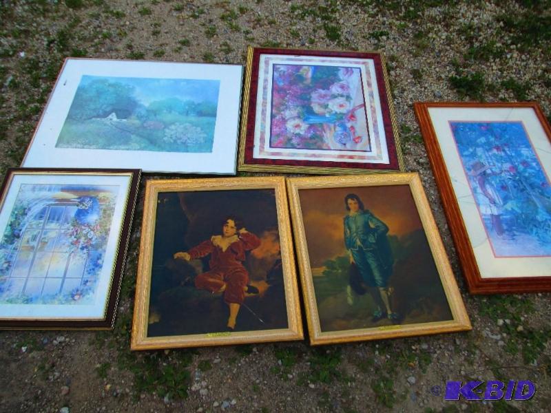 lot of 5 pictures with frames...