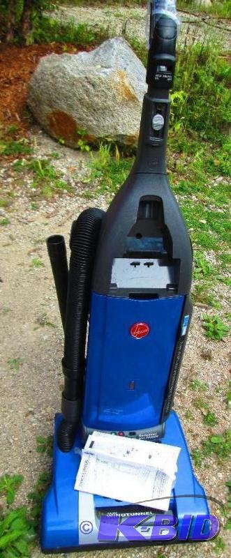 Hoover wind tunnel vacuume cleaner- new missi...