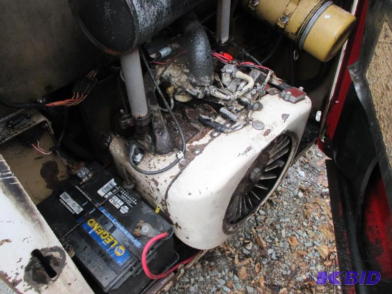 Bobcat 520 skidloader. Gas. Kohler engine. Ru... Cement & Landscape Equipment KBID