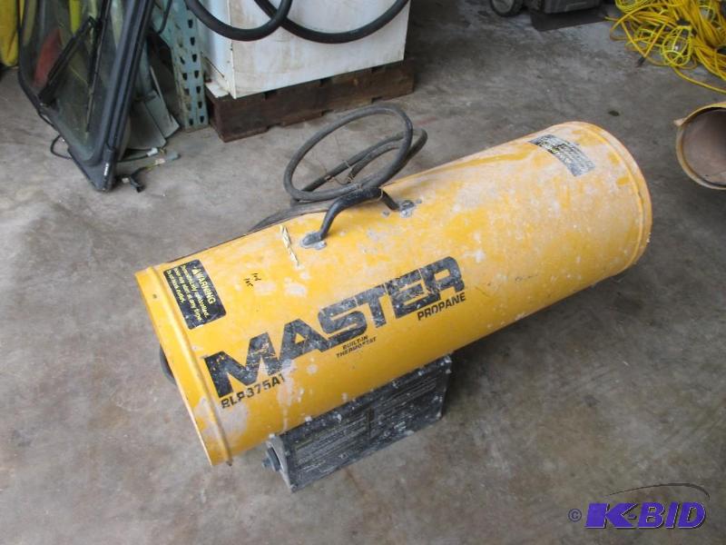 lot 104 image: Master Propane heater, BLP375A1, good working...