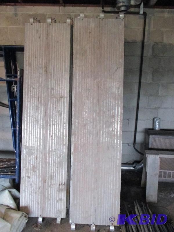lot 118 image: All aluminum scaffolding plank...