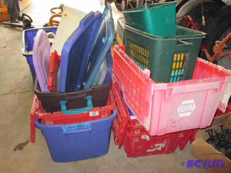 lot 132 image: Lot of misc totes...