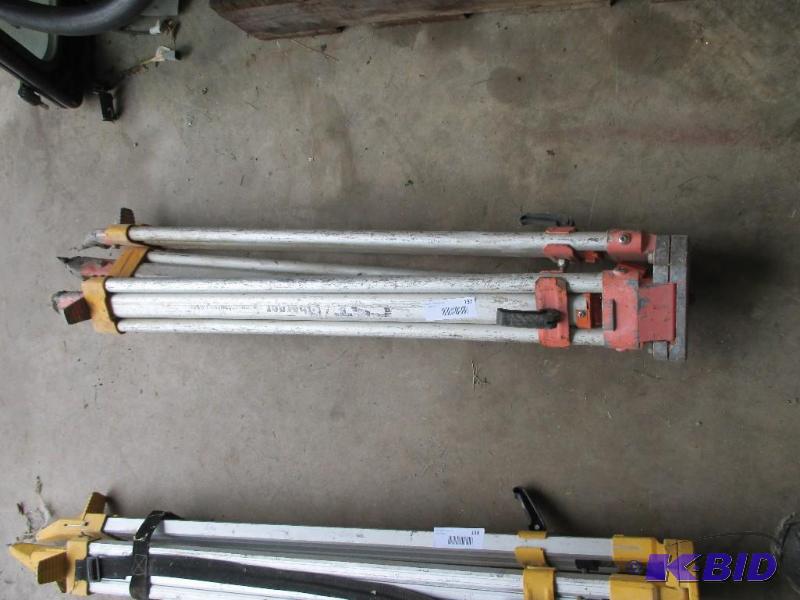 lot 137 image: Transit tripod...