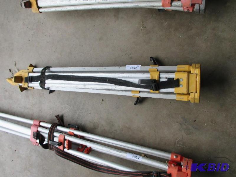 lot 138 image: Transit tripod...