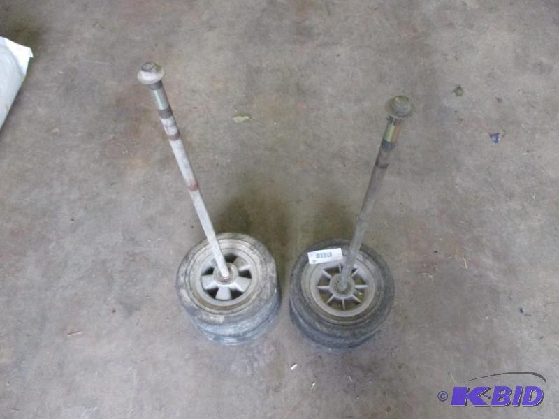 lot 141 image: 2 axles with 4 wheels...