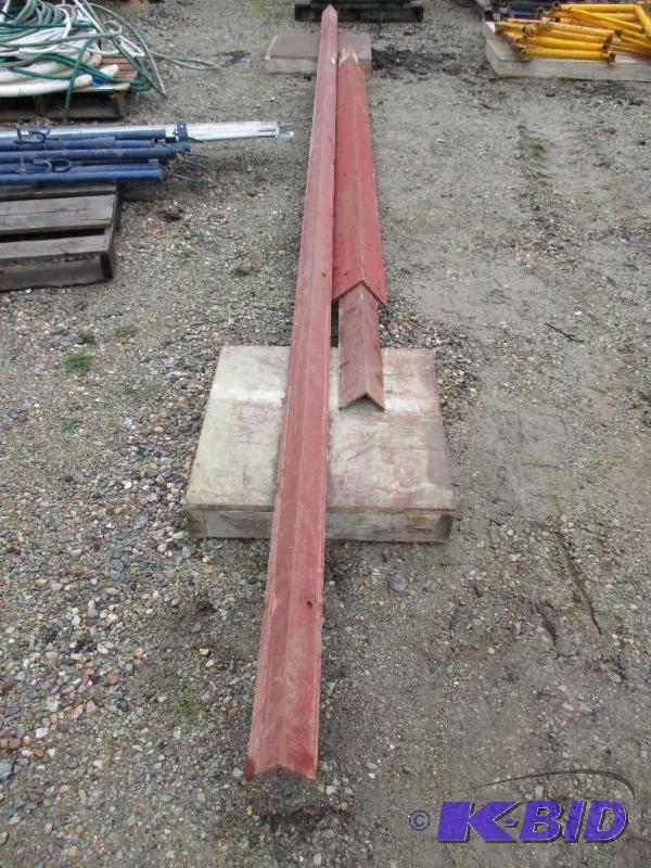 lot 24 image: Lot of new angle iron, most is 14"...
