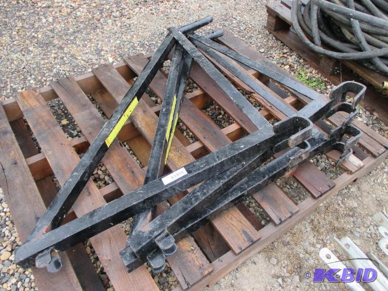 lot 28 image: Pallet of Scaffolding plank extensions...