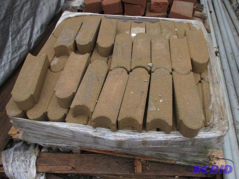 lot 31 image: Pallet of approx 135 stone edgers plus misc s...