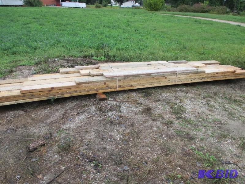 lot 32 image: Bundle misc length used 2x8s...