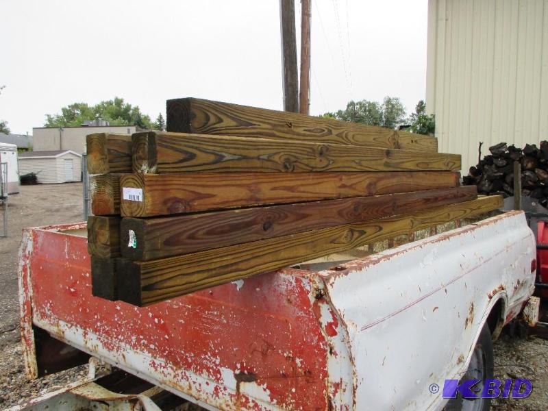 lot 41 image: Bundle of treated 4 x 4s...