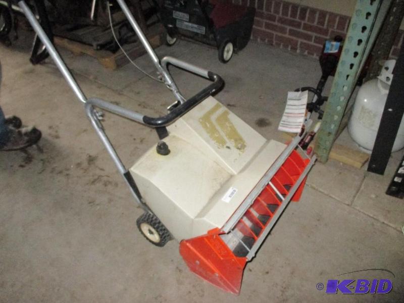 lot 46 image: Small portable snowthrower. Looks in good con...