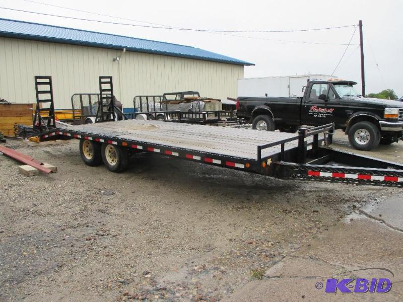 lot 5 image: Year 2006 Make P.J. Trailer Model Deckover...