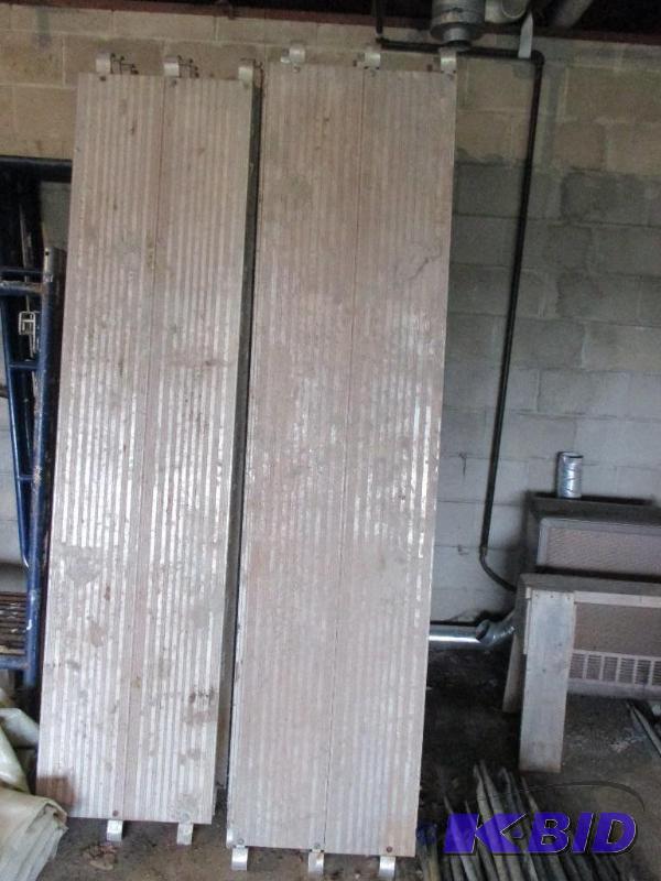 lot 89 image: All aluminum scaffolding Plank...