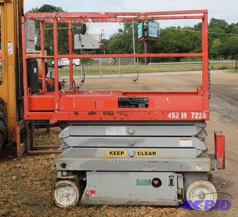Scissor Lift, Man Lift SkyJack Model # SJ III...