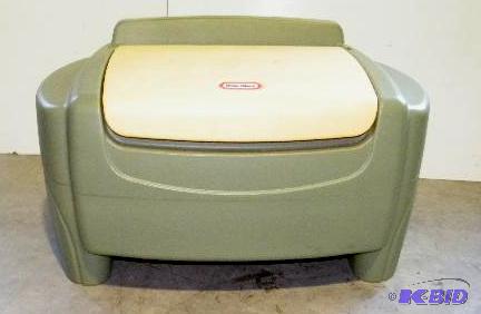 lot 185 image: Little Tykes IndoorOutdoor Storage Toy Bin -...