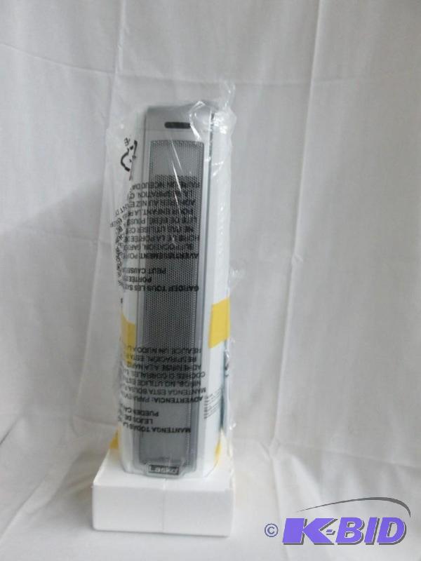 lot 13 image: Lasko Oscillating Ceramic Tower Heater