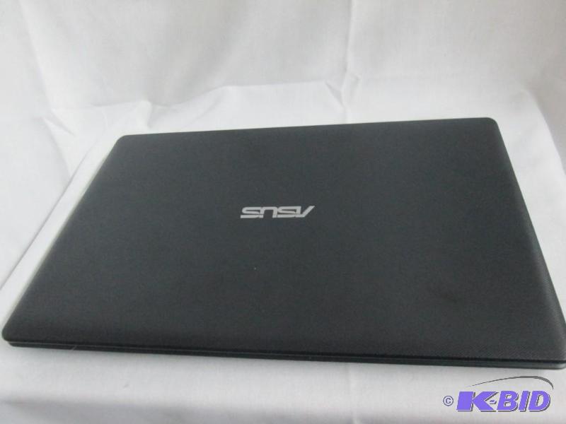 lot 2 image: ASUS 15.6 4GB Windows 8 Laptop