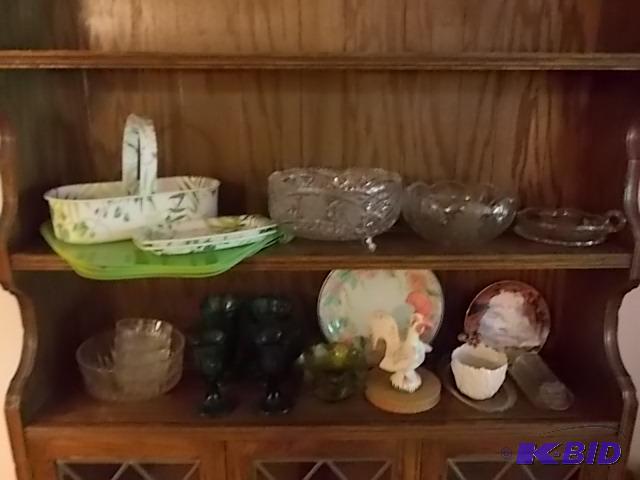 lot 27 image: Contents On 2-Shelves &nbspGreen Glass, Cry...