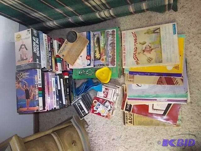 lot 29 image: Lot Of Games, Puzzles, Sheet Music, Videos...