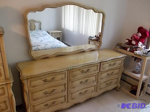 lot 43 image: Complete Bedroom Set &nbspIncludes Chest, D...