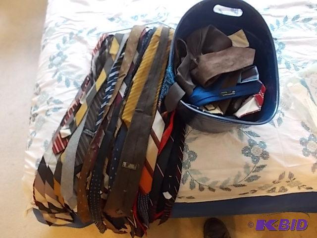 lot 51 image: Large Lot Of Assorted Mens Neck Ties (Hallow...