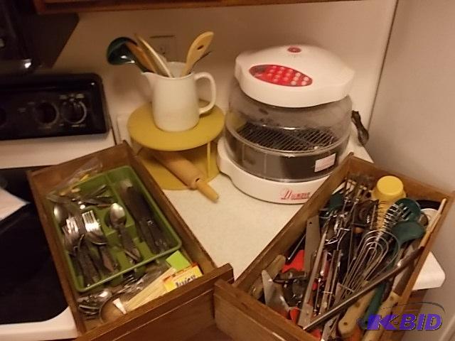 lot 60 image: NuWave Infra Red Oven, Lazy Susan, 2-Drawers ...