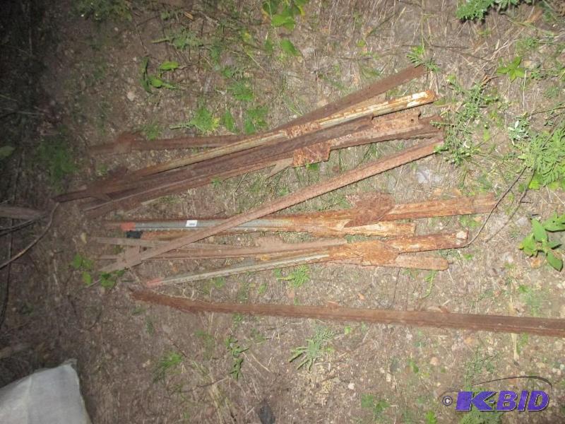 Pile of approx 15 fence posts...