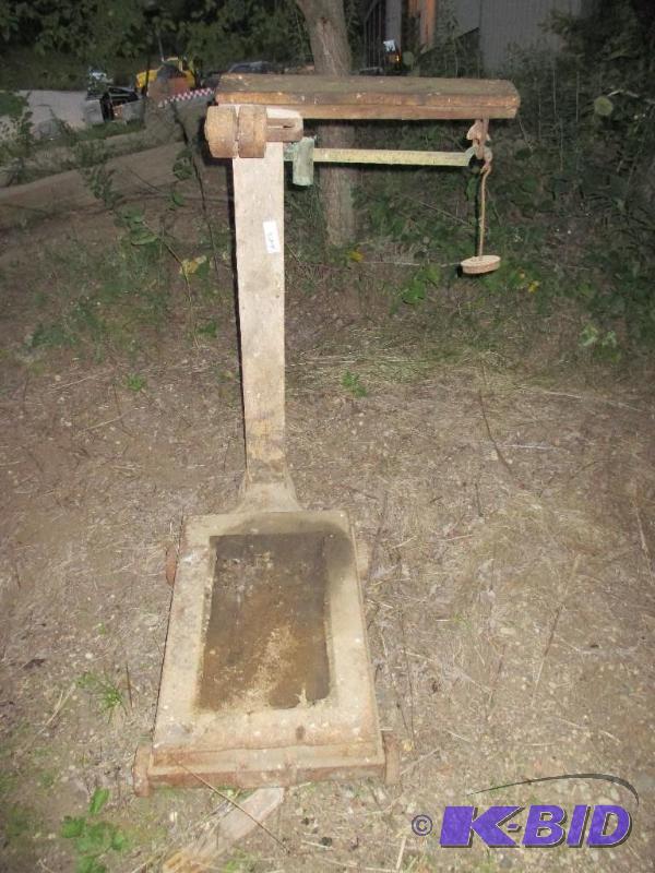 Vintage seed platform scale, comes with weigh...