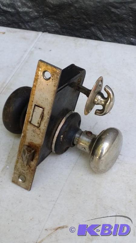 lot 18 image: Vintage door hardware...
