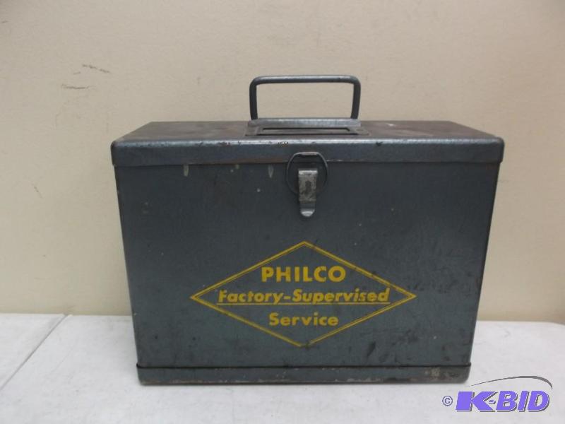 lot 36 image: Vintage Philco&nbspTV Service Box, Made Of M...