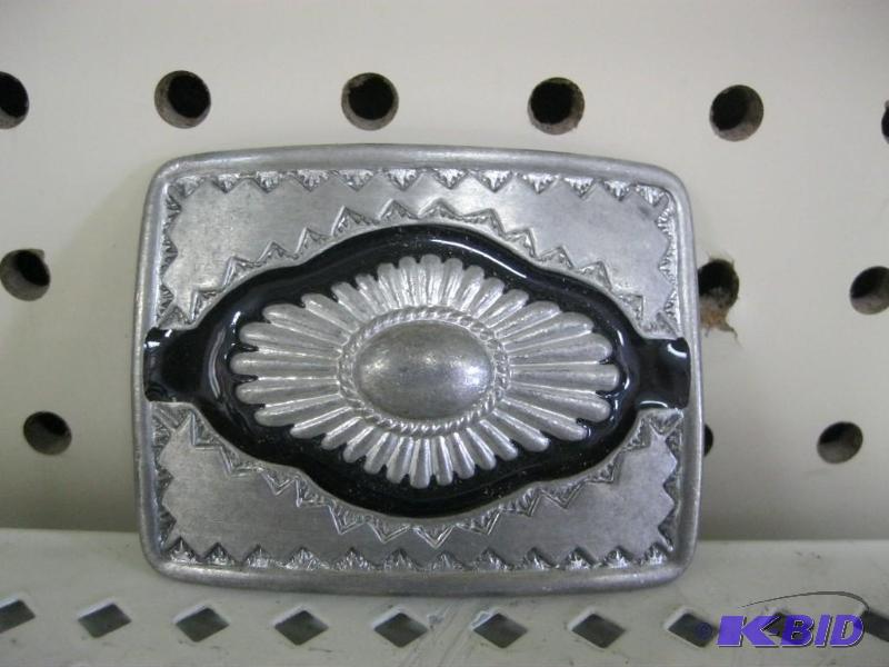 lot 41 image: Silver Tone Belt Buckle...