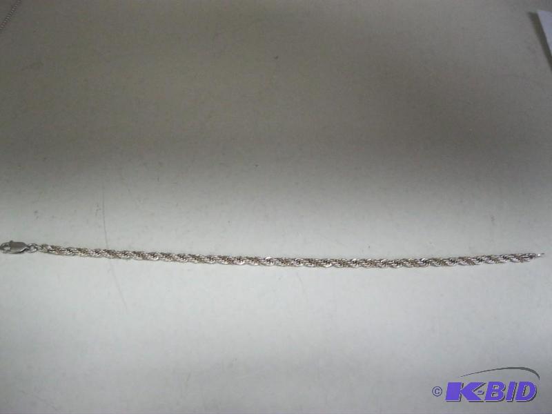 lot 82 image: 7" Silver Chain...