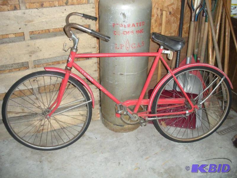 lot 001 image: 26 Inch Columbia Roadtser Boys Bike (Mid 1970s)