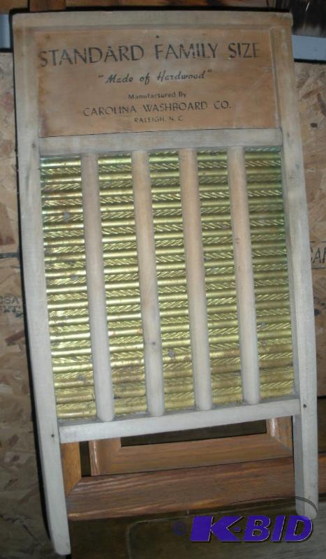 lot 009 image: Washboard (Large)