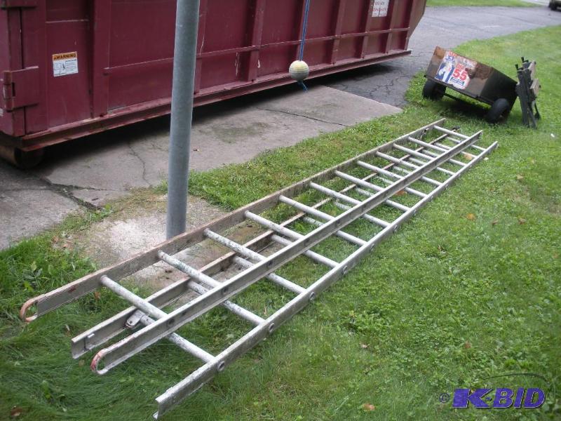 lot 012 image: Pair of Ladders (10 foot) Aluminum